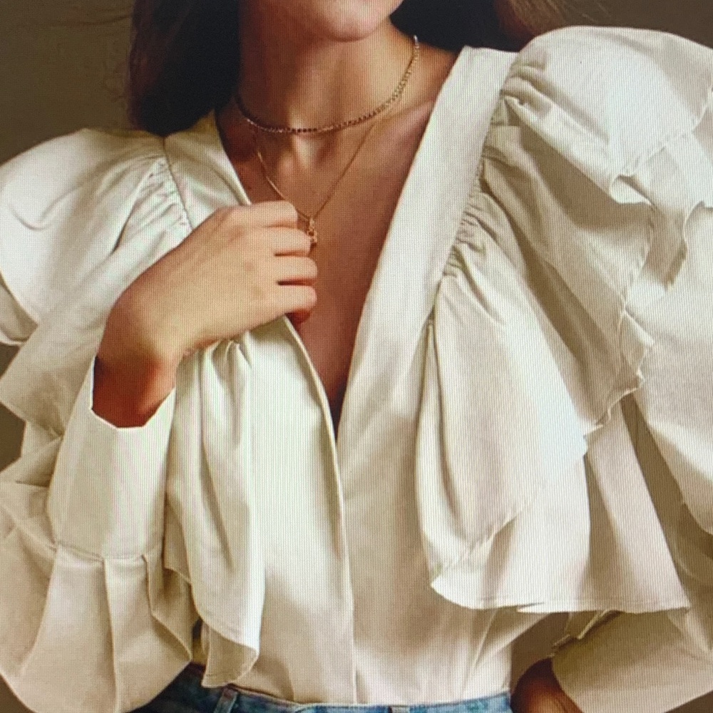 Elegant White Ruffled Women's Top